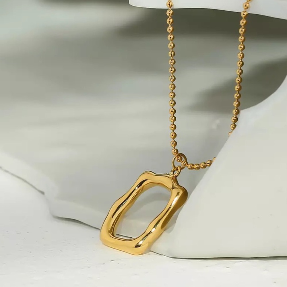 Retro Hollow Square necklace - Picture 4 of 5